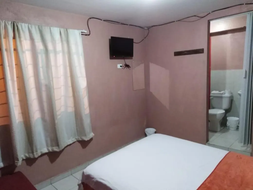 Hostal Atocha Kenedy Quito
